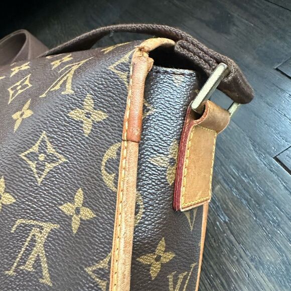Louis Vuitton Bosphore Messenger PM Crossbody Bag monogram - Picture 8 of 15